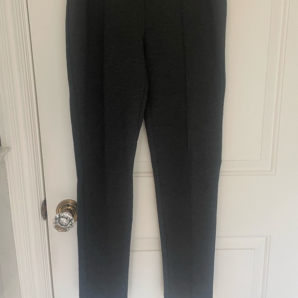 Lilly Pulitzer Ponte grey pull on stretch pants medium #42447 - Picture 2 of 8